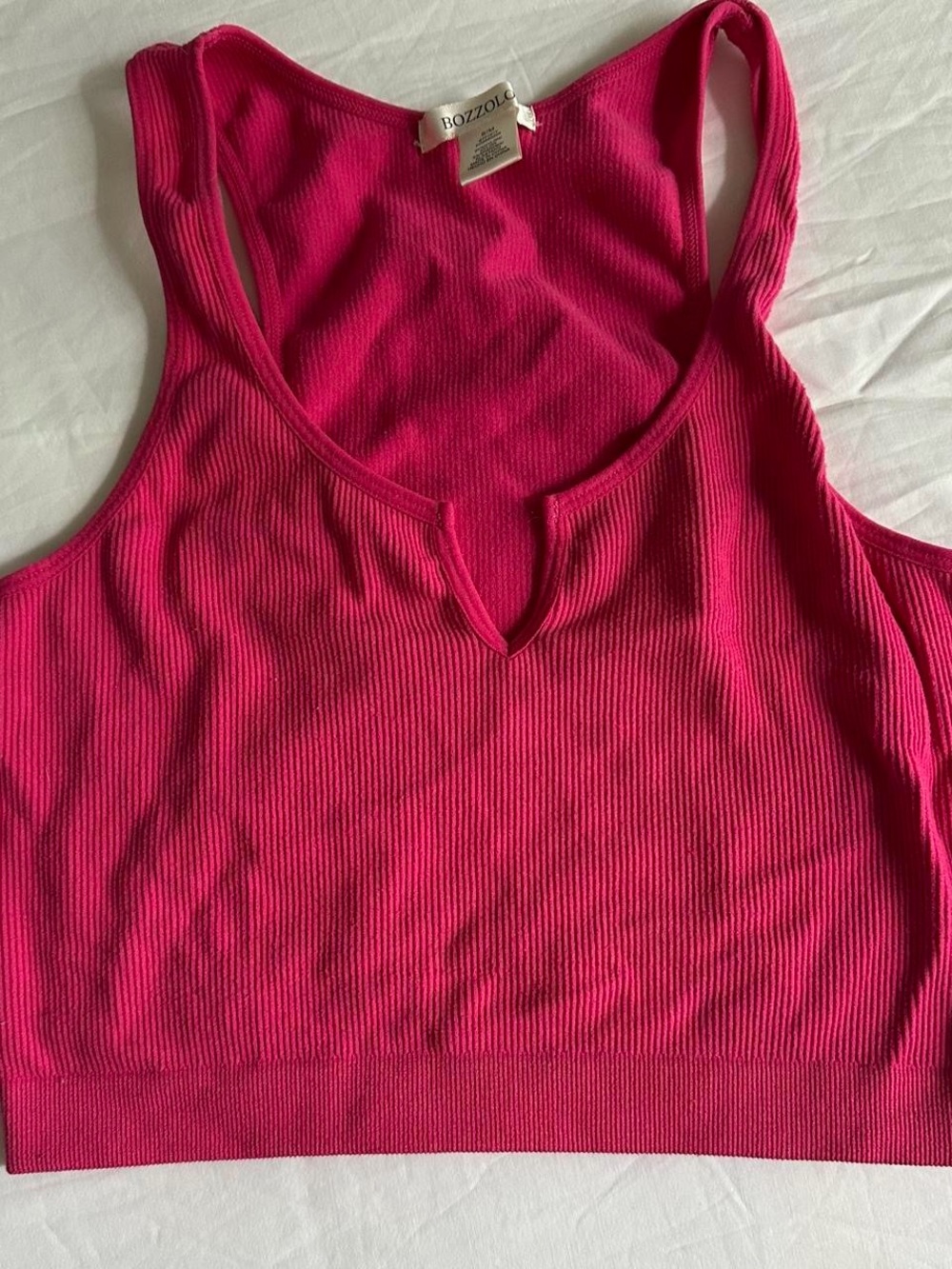 Bozzolo Hot Pink Ribbed V-Notch Tank